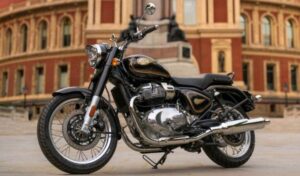 202520Royal20Enfield20Bullet2065020parked20showing20chrome20fuel20tank20with20hand-painted20pinstripes20and20vintage20styling-1200X704px-2