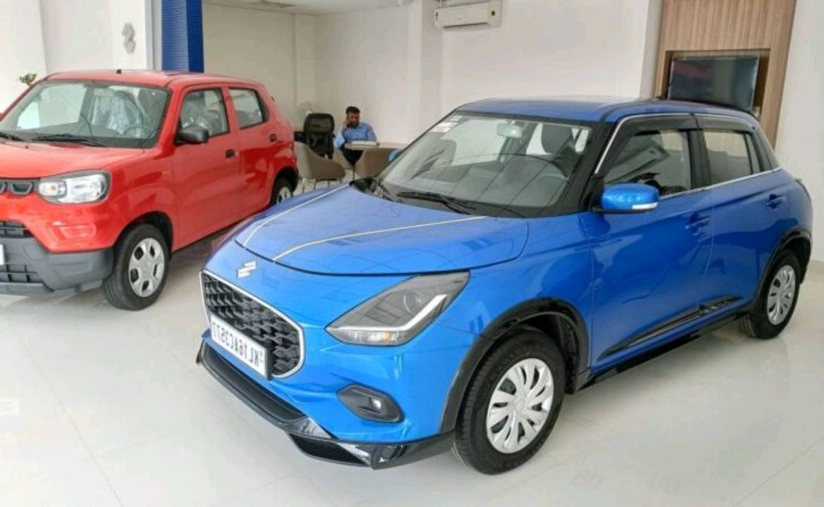 Maruti Suzuki Alto parked front angle view