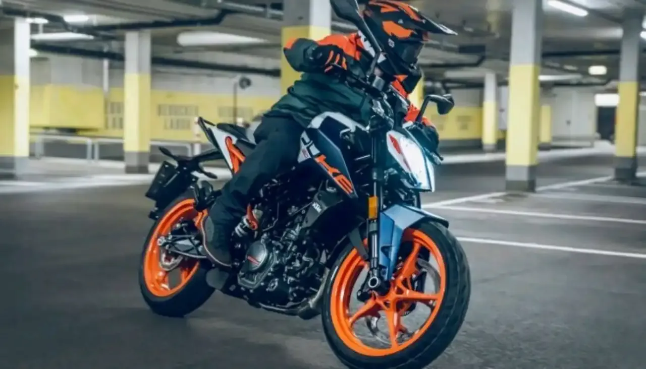 KTM2016020duke1 2