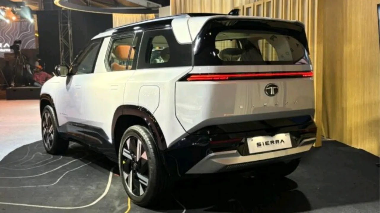 2025 Tata Sierra mid-size SUV in Pristine White – official India launch image with connected LED lights and largest-in-segment sunroof 2025 Tata Sierra mid-size SUV in Pristine White – official India launch image with connected LED lights and largest-in-segment sunroof