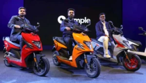 Simple Ultra electric scooter front three-quarter view