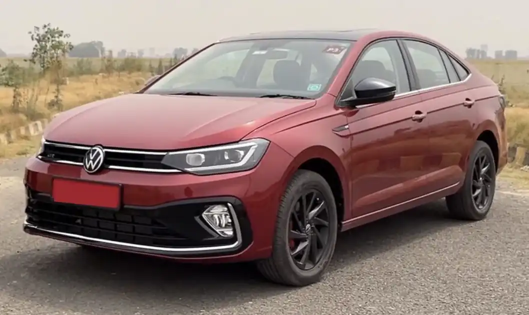 Volkswagen Virtus sedan front three-quarter view